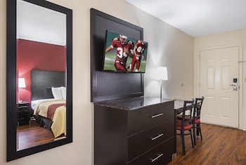 red roof inn and suites scottsboro