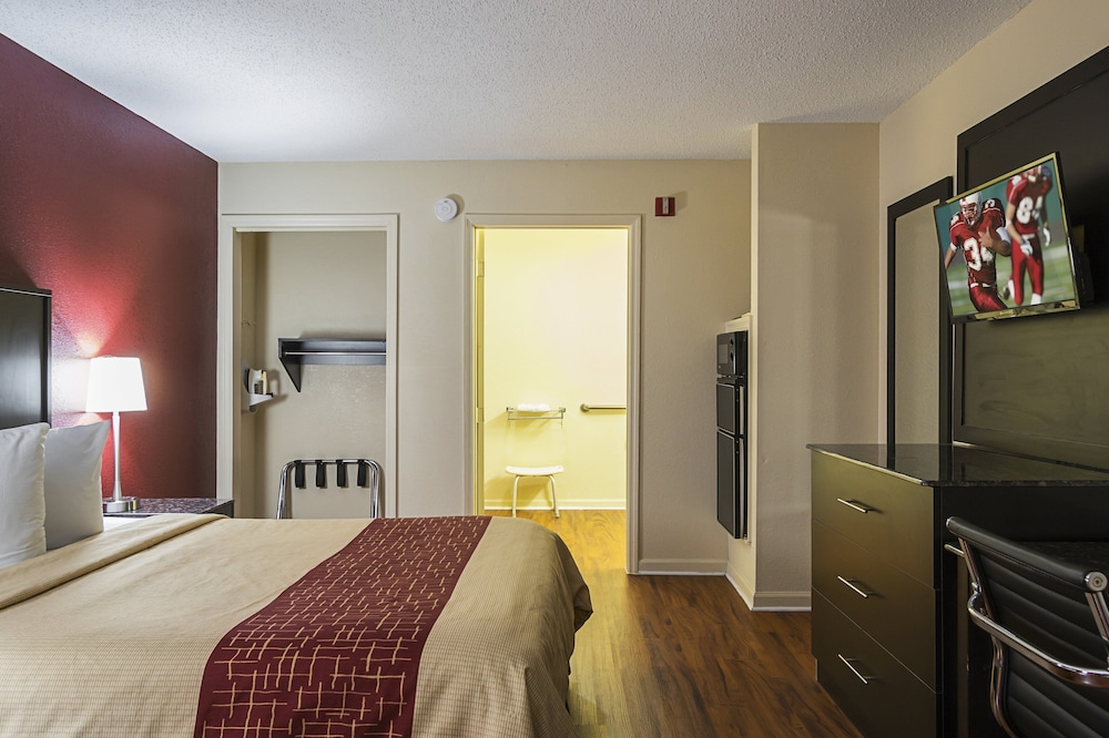 red roof inn and suites scottsboro