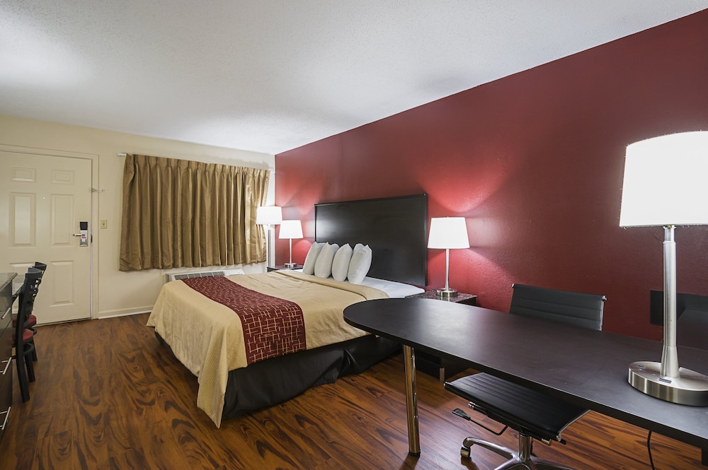 red roof inn and suites scottsboro