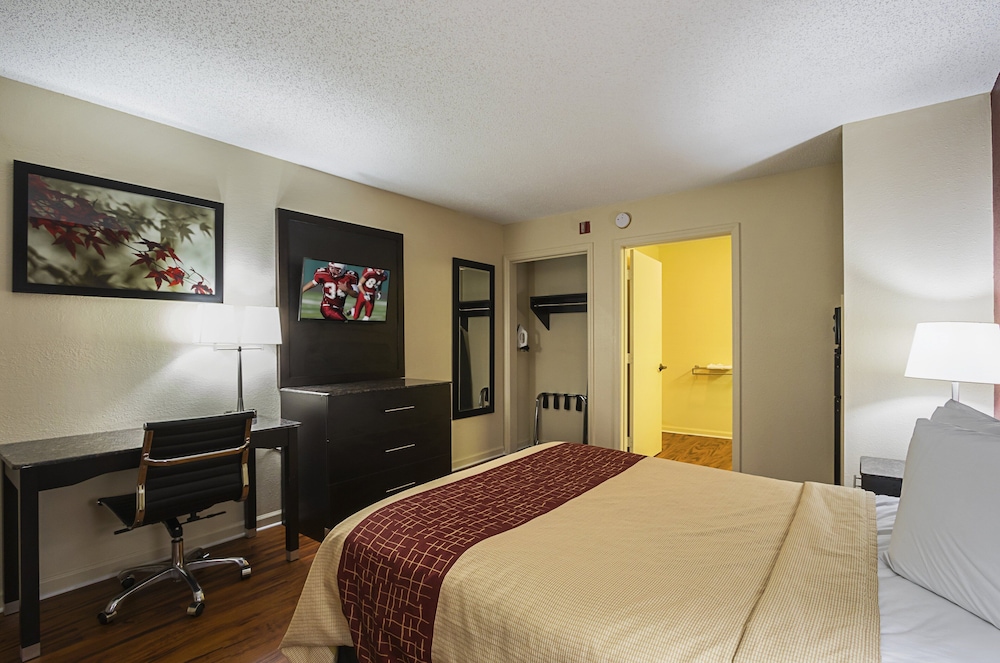 red roof inn and suites scottsboro