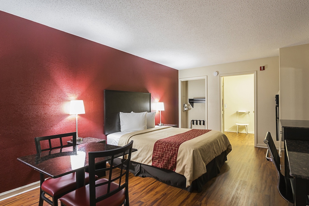red roof inn and suites scottsboro