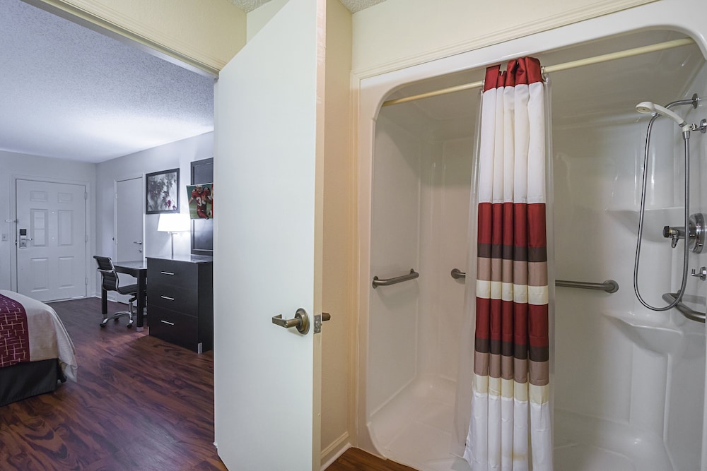 red roof inn and suites scottsboro