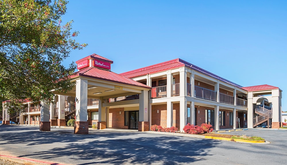 red roof inn and suites scottsboro