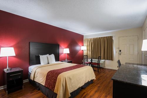red roof inn and suites scottsboro