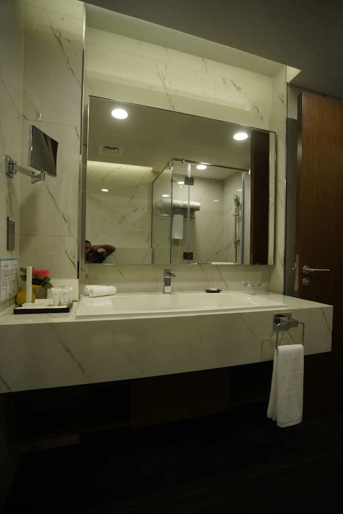 c hotel and suites doha