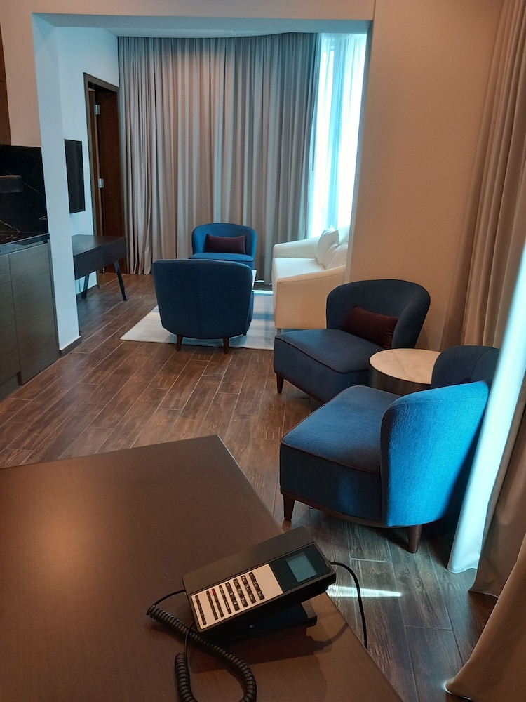 c hotel and suites doha