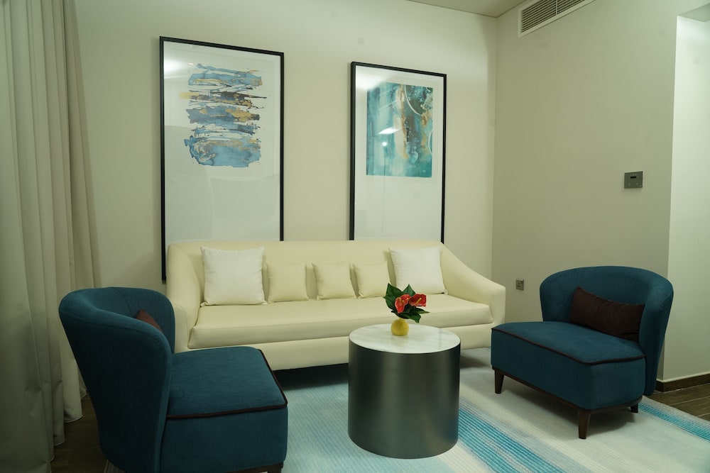 c hotel and suites doha