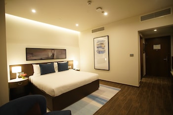 c hotel and suites doha