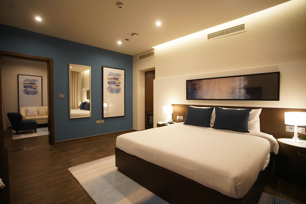 c hotel and suites doha