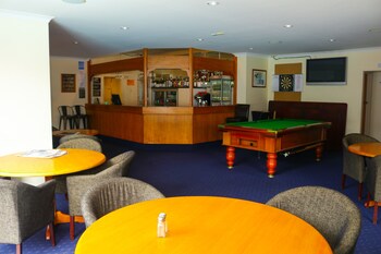 aaron court motor inn