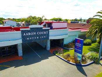 aaron court motor inn