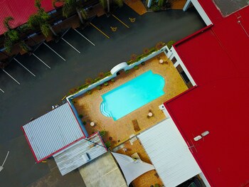 aaron court motor inn