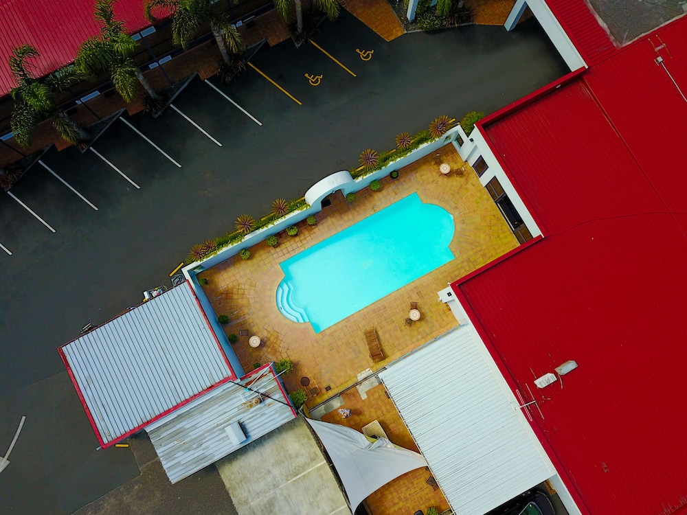 aaron court motor inn