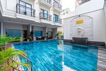 le cap hotel and apartment