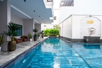 le cap hotel and apartment