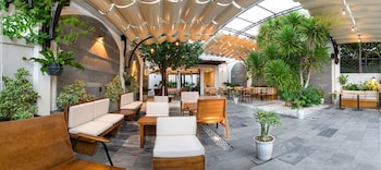 le cap hotel and apartment