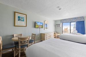 seamist driftwood vacation studio with balcony