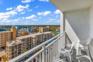 seamist driftwood vacation studio with balcony