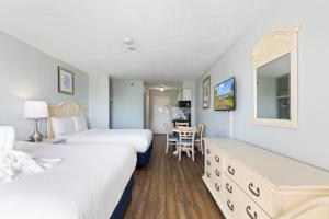 seamist driftwood vacation studio with balcony