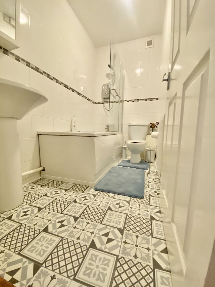 lovely and cosy house in cardiff south wales