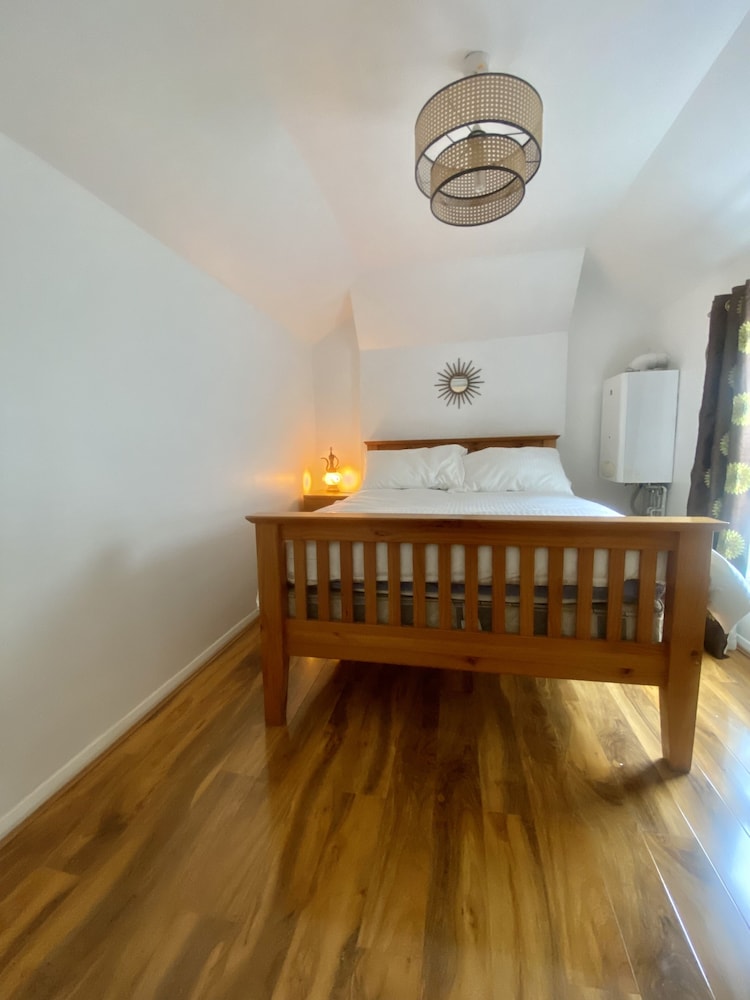 lovely and cosy house in cardiff south wales