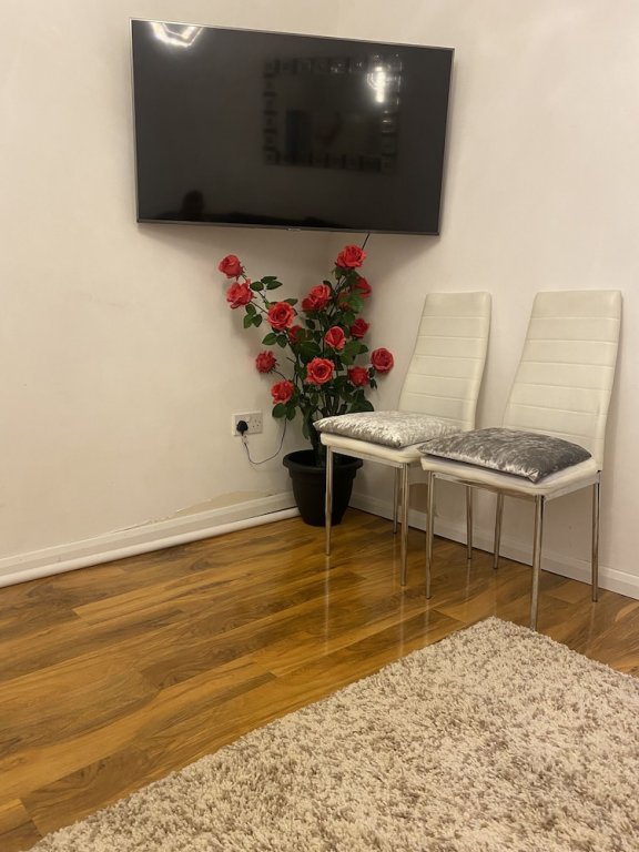 lovely and cosy house in cardiff south wales