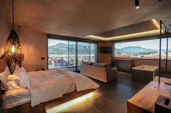 meteora heaven and earth