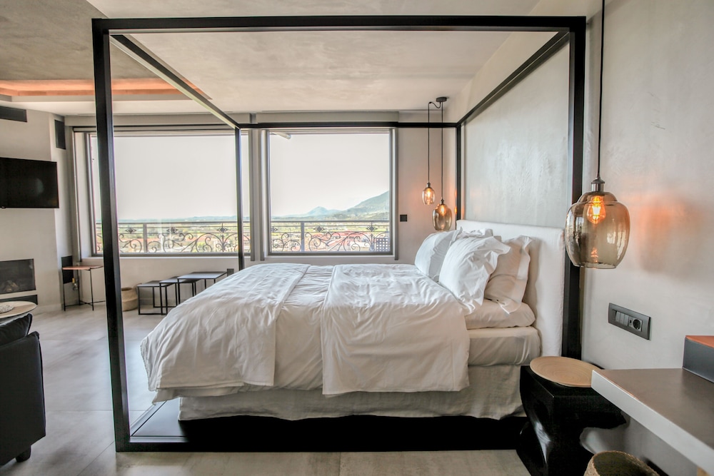 meteora heaven and earth