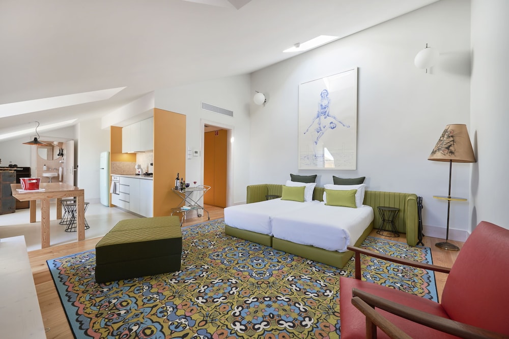 cais urban lodge
