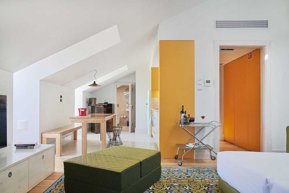 cais urban lodge