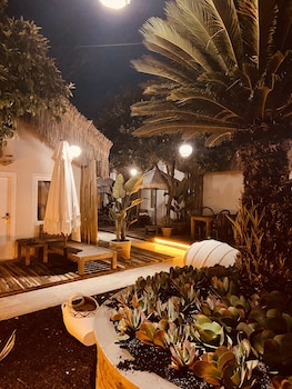 kalia beach hotel side