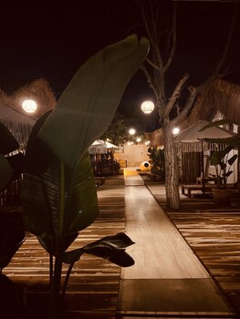 kalia beach hotel side