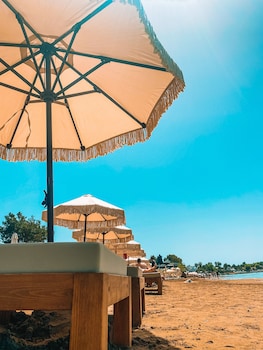 kalia beach hotel side