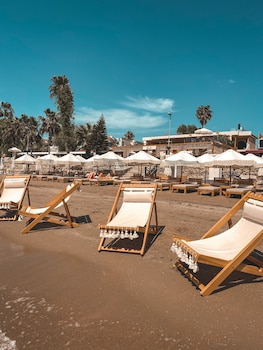 kalia beach hotel side