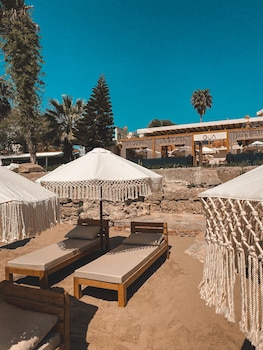 kalia beach hotel side