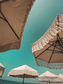 kalia beach hotel side