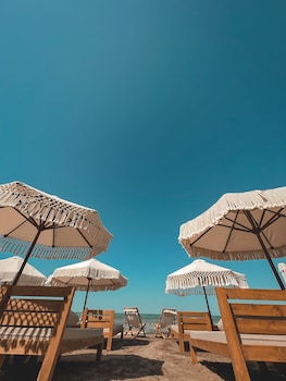 kalia beach hotel side