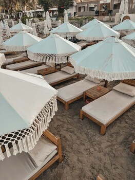 kalia beach hotel side