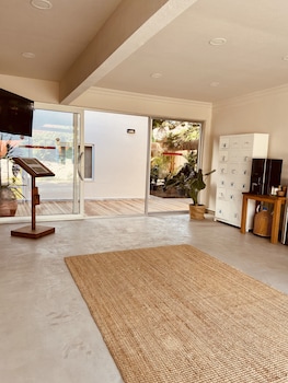 kalia beach hotel side