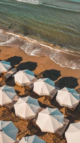 kalia beach hotel side