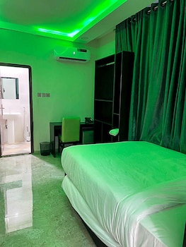 beniks courtyard hotel