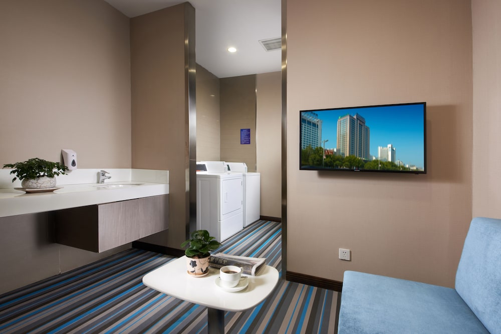 holiday inn express luoyang city center by ihg