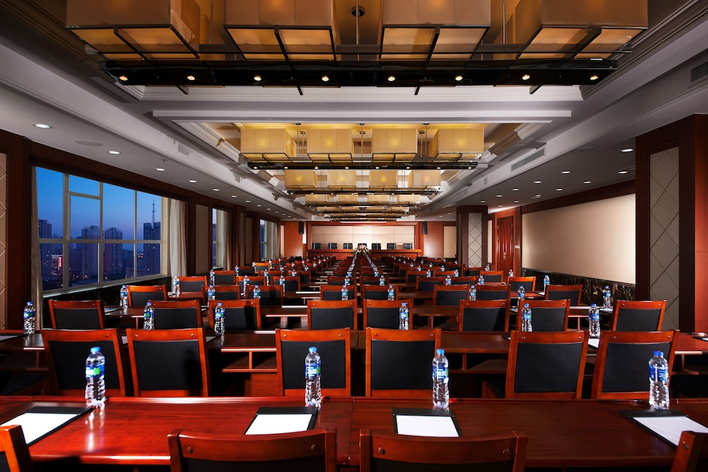 holiday inn express luoyang city center by ihg