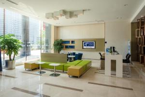 holiday inn express luoyang city center by ihg