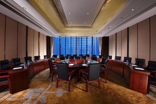 holiday inn express luoyang city center by ihg