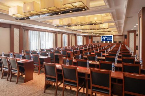 holiday inn express luoyang city center by ihg