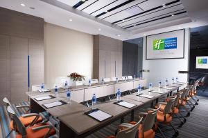 holiday inn express luoyang city center by ihg