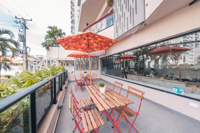 breakfast included at regatta living 605