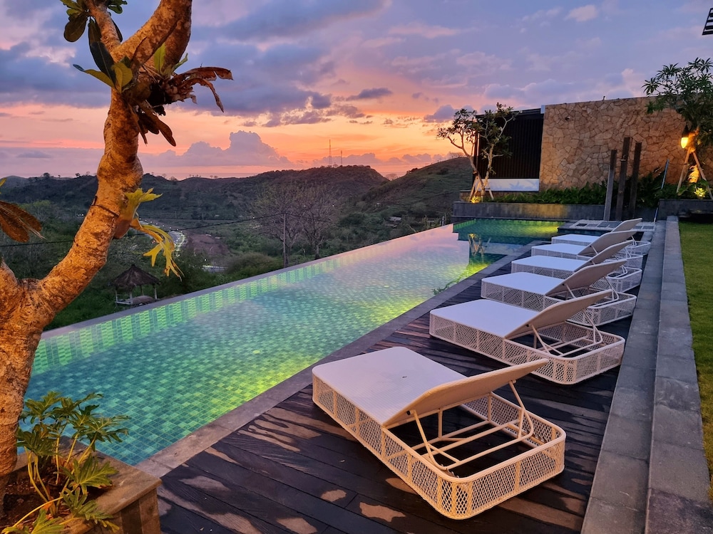 truntum boutique mandalika