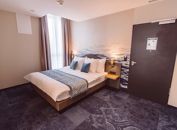 hotel libertas elements pure